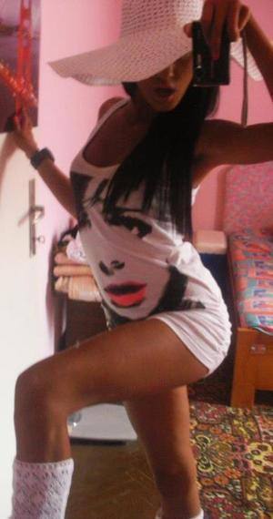 Julissa (28) in North Carolina | Casual Dating with Older Men