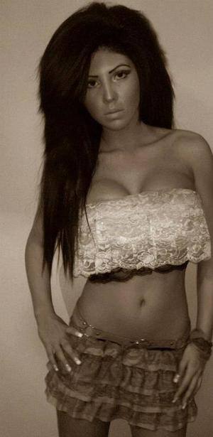 Arely (21), Florida | Casual Encounters and Chat