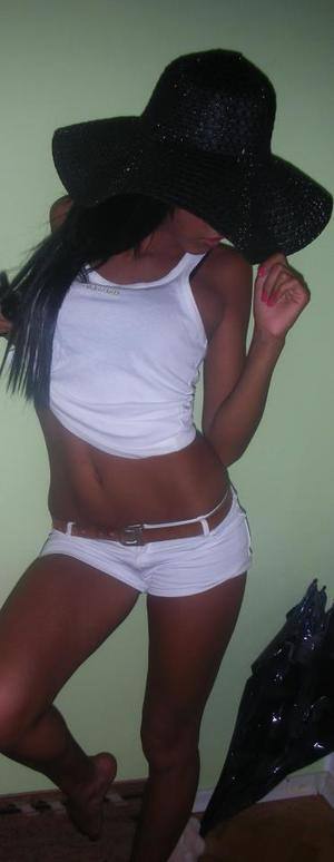 Lizbeth, 29, Iowa | Younger Adult Woman Seeking Older Men