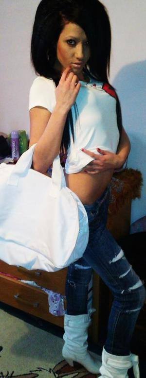 Beatriz (26) | North Carolina No-Strings Dating and Messaging