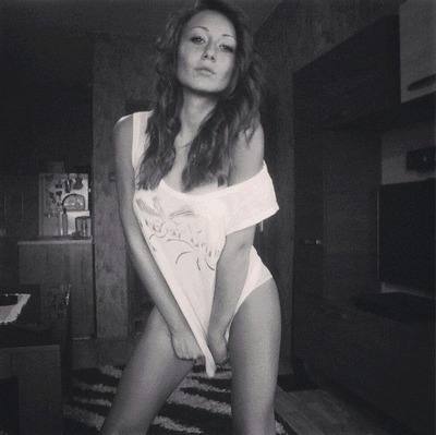 Meet Debra (25) from California | No-Strings Adult Dating