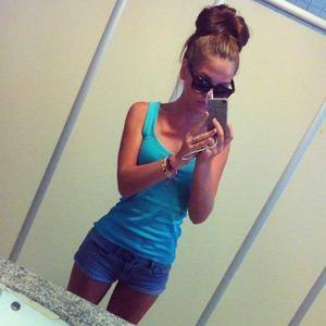 Noelle (23) | California Adult Dating and Private Meetups