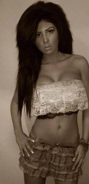 Yasmin, age 18, local profile image in Minnesota