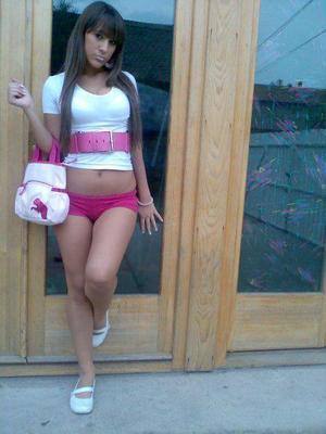 Elaine, 18 in District Of Columbia | Younger Adult Woman, Older Men