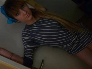 Lesley, 29 from Minnesota | Older Men and Younger Women Dating