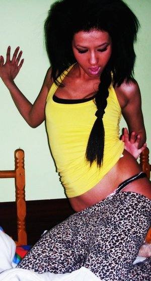 Mikaela (28) in Ontario | Local Adult Woman