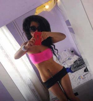 Chat with Hanna (21) | Texas Local Women