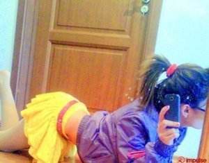 Photo of Kristi (18) from Ontario dating profile