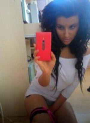Meet Alondra (19) from Washington | Local Dating Profile