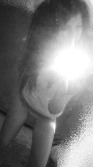 Adult dating profile photo of Avery (26) in Ontario