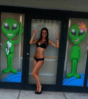 Local Kansas Profile: Alanna (18) | Older Men Welcome