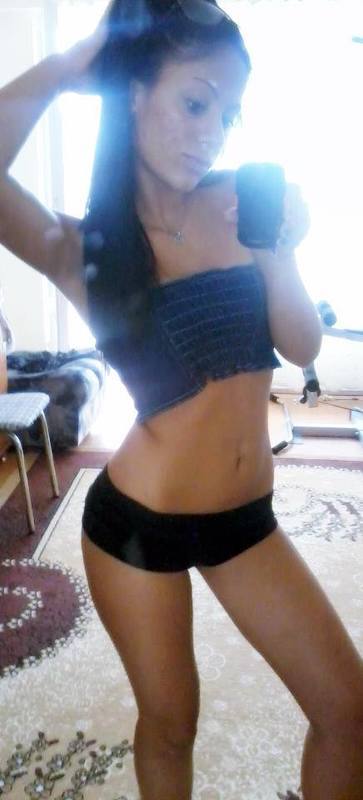 Meet Selina (20) from California | Local Dating Profile