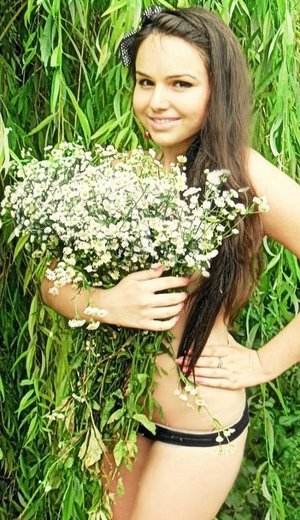 Photo of Ayanna (21), adult profile in Illinois