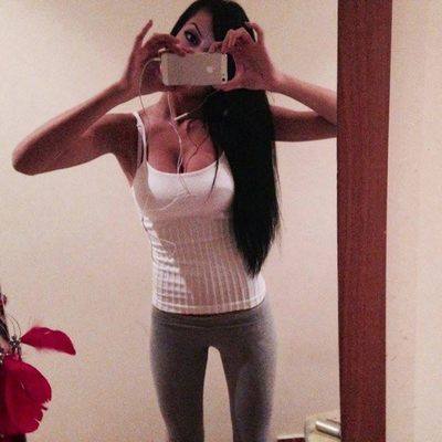 Meet Addisyn (19) from Ontario | Local Dating Profile