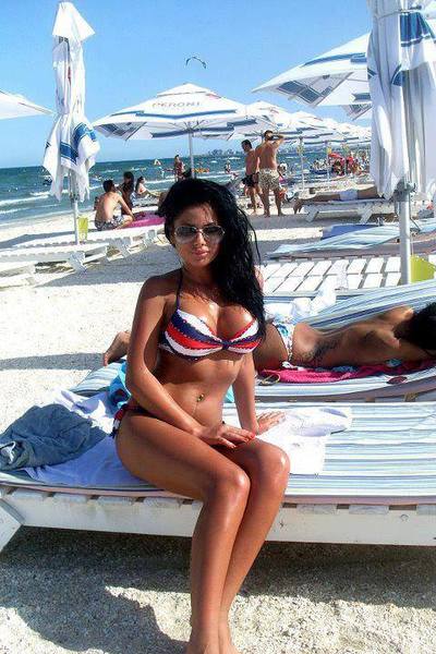 Thomasena from La Crosse, Indiana is looking for adult webcam chat