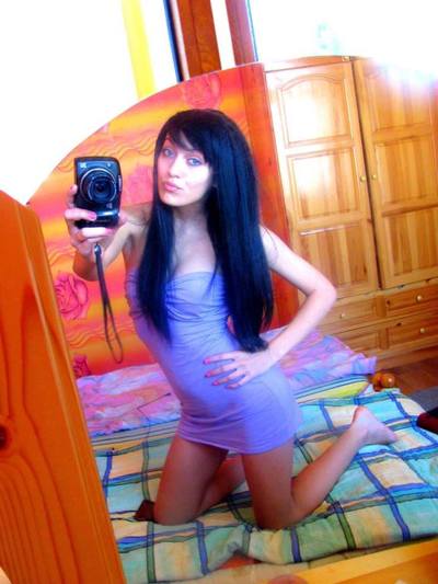 Dominica from Perris, California is looking for adult webcam chat