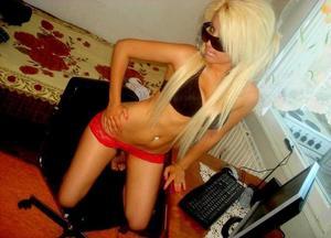 Dorthey from Bloomfield, Nebraska is looking for adult webcam chat
