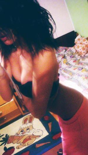 Ronni from  is looking for adult webcam chat