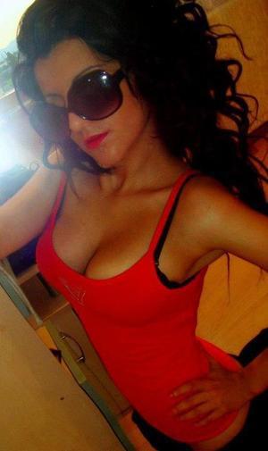 Ivelisse from Annada, Missouri is looking for adult webcam chat