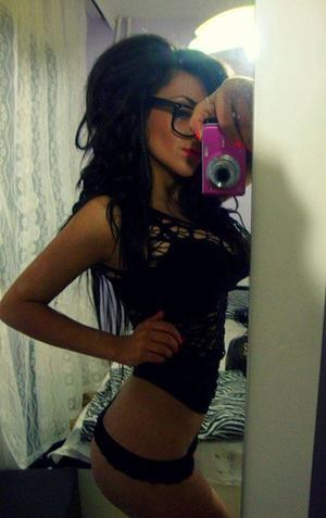 Elisa from Mill Creek East, Washington is looking for adult webcam chat