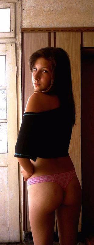 Lucina from Utah is looking for adult webcam chat