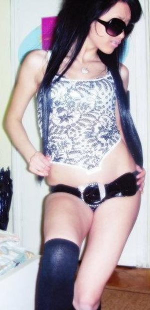 Cammie from Valliant, Oklahoma is looking for adult webcam chat