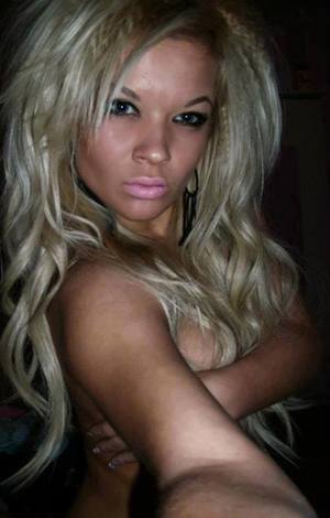 Lilliana from Elwood, Kansas is looking for adult webcam chat