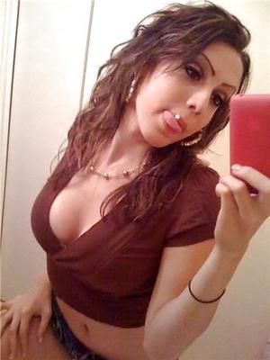 Looking for girls down to fuck? Ofelia from Kahoka, Missouri is your girl