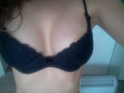 Meet local singles like Helene from Medina, Washington who want to fuck tonight