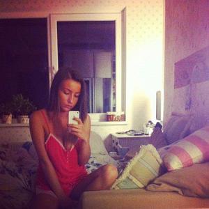 Louella from  is interested in nsa sex with a nice, young man
