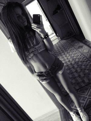 Carole from East Providence, Rhode Island is looking for adult webcam chat