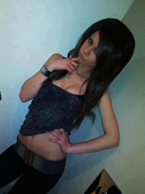 Rozella from Aurora, South Dakota is looking for adult webcam chat