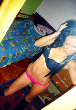 Vanita from Utah is interested in nsa sex with a nice, young man