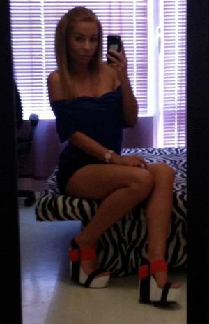 Leonarda from Watson, Missouri is looking for adult webcam chat