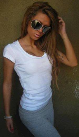 Shonda from Sinsinawa, Wisconsin is looking for adult webcam chat