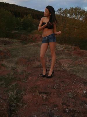 Lilliam from Pendleton, Oregon is looking for adult webcam chat