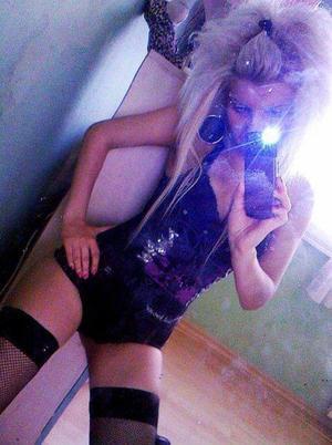 Nubia from  is looking for adult webcam chat