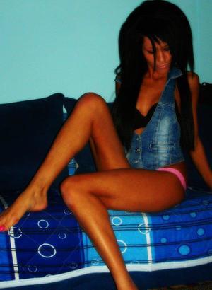 Valene from Buhl, Idaho is looking for adult webcam chat